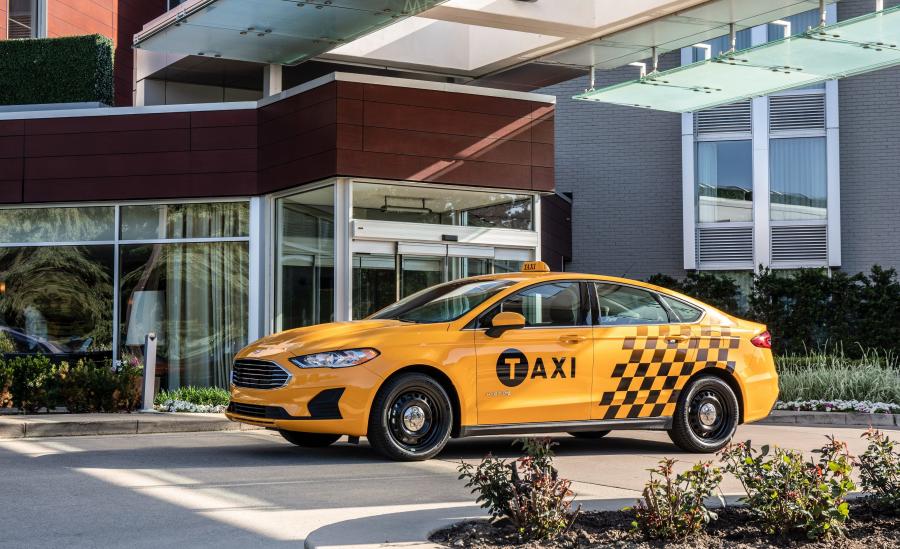  Ford Fusion Hybrid Taxi 2018 года  (NA) (фото 4 из 8)